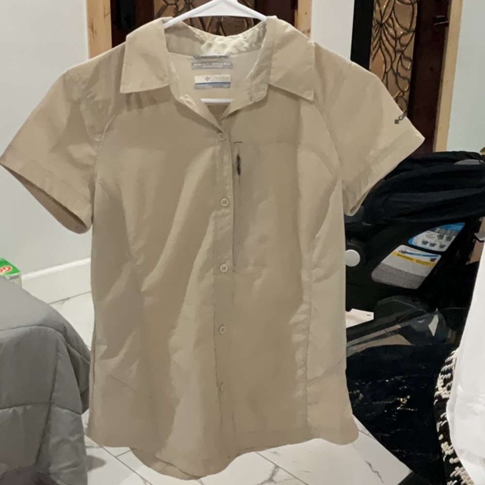 Columbia Beige Short Sleeve Shirt
